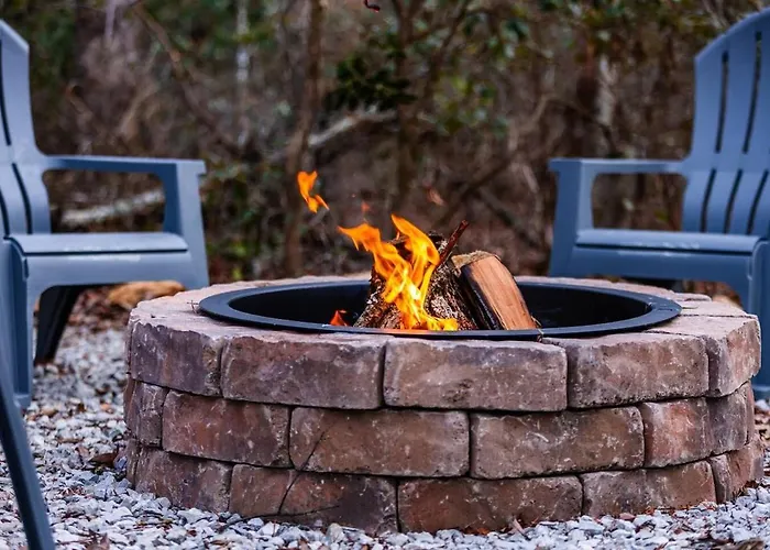 The Cozy Doe Tiny Home In The Woods With Fire Pit