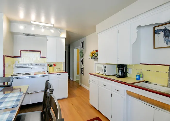 Hike, Golf & Fish! Pet-Friendly Getaway In Ashton