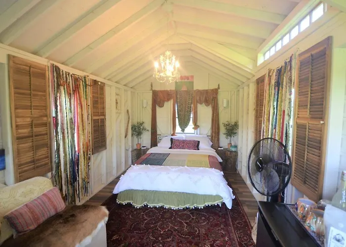 Serene Glamping Cabin With Luxury Bedding Near Finger Lakes In Ithaca, New York