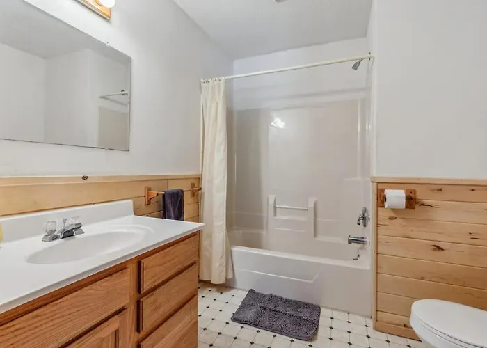 Lakeside Condo #18 4Br 4Ba Timberlane Resort