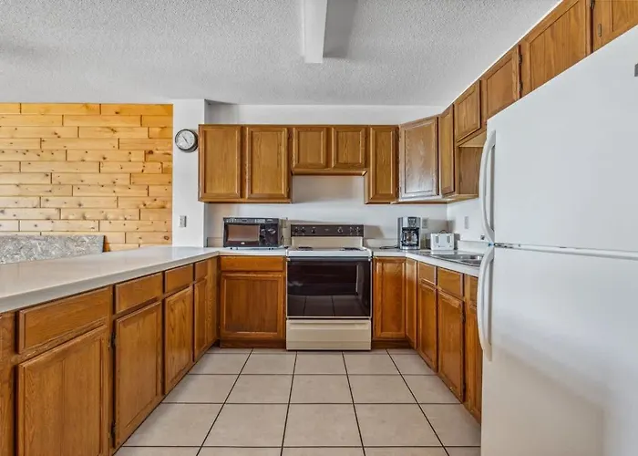 Lakeside Condo #15 4Br 3Ba Timberlane Resort