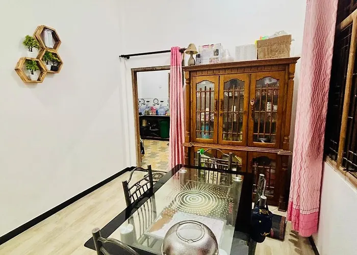 Fully Furnished 3-Bed House, Ac, Kitchen & Parking