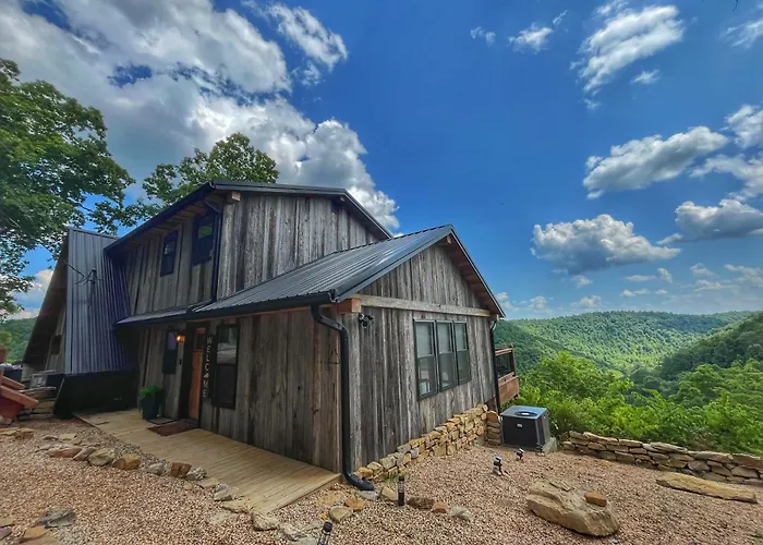 Estill Oaks - Luxe Mountain View Retreat -Hot Tub - Secluded 80-Acre Escape For 16 Guests