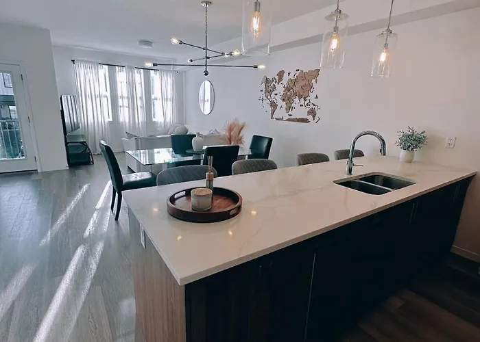 Entire Townhouse With Garage