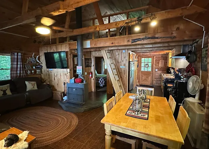 Cozy Log Cabin W/ Deck, Bbq Grill & Outdoor Firepit On Lower Wilson Pond