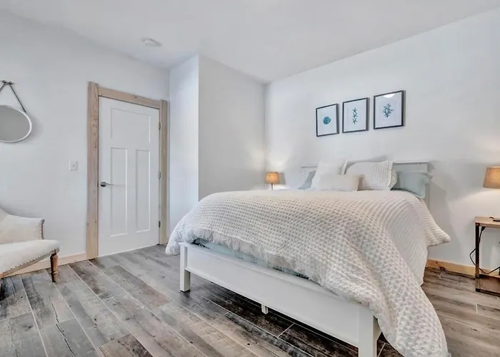 Ocean Breeze East Wind - Modern 2Br/2Ba Home By Cr