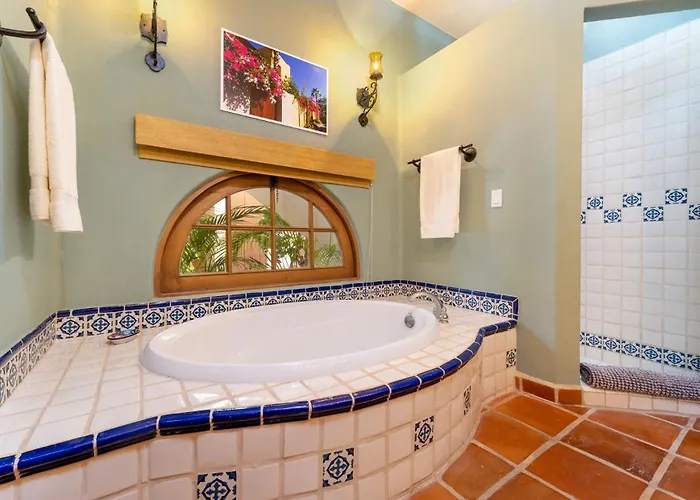 Beautiful Home In Founder - A Close Walk To The Beach And Wine Cellar