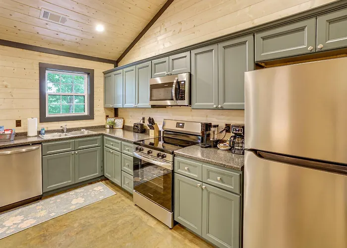 Walk To Water: Irvin Cobb Resort Cabin!