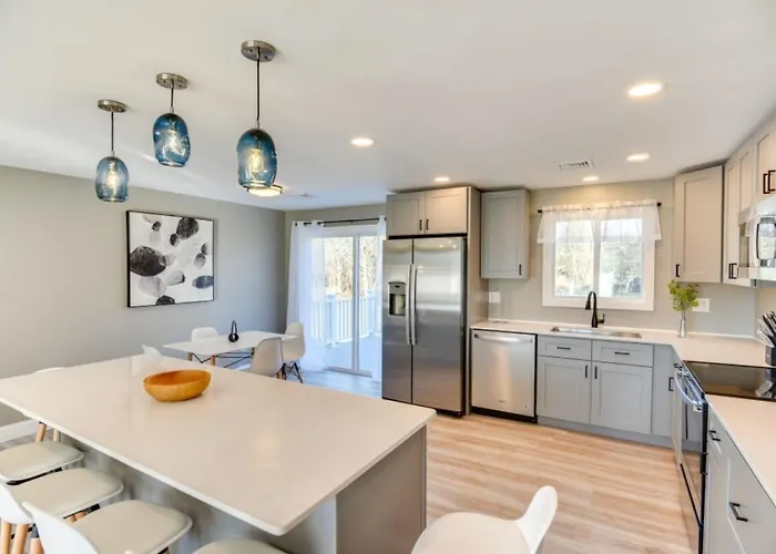 Pet-Friendly South Kingstown Home Near Beaches