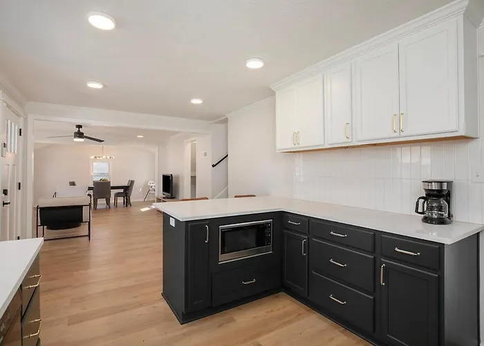 Charming 3Bd 2Br Dog Friendly