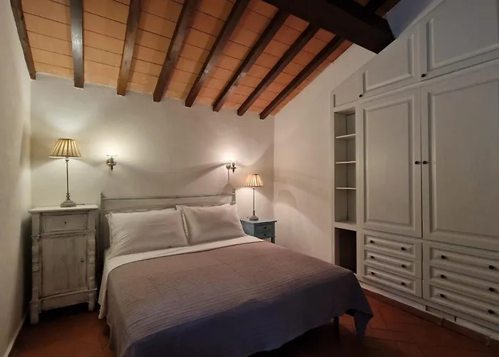 La Casa Nel Bosco - Casa In Pietra Con Giardino