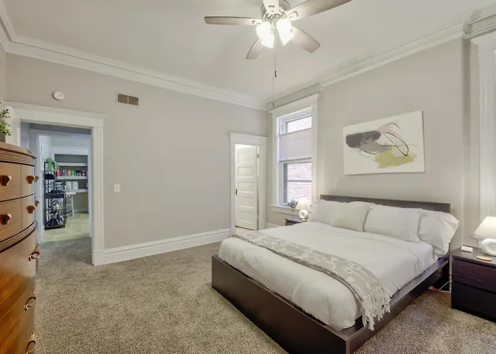 5Br Group Townhome In Central West End Near Bjc & Forest Park
