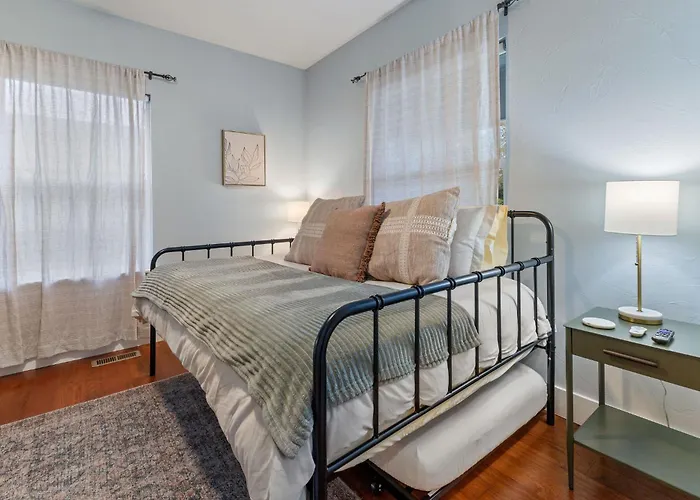Windsor Hot Tub House - Near Lake Park And Breweries