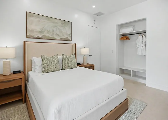 Ultra-Luxury New Villa On Tarbay Oceanfront & Pool 6 Bedrooms!
