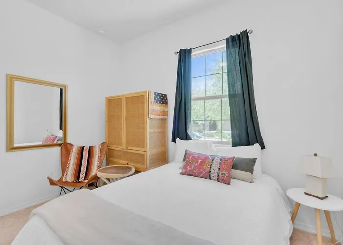 Design Dream, 4 Bedroom 3 Ba, Garage, Mountain Views