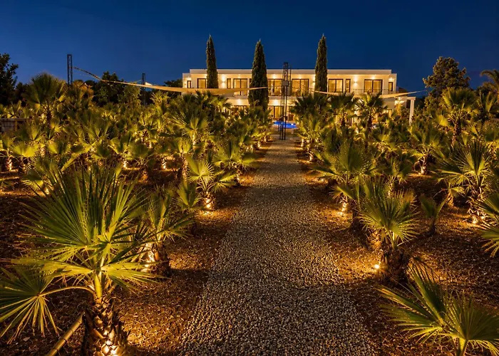 Domaine Palm Oasis Villas & Piscine 25M 6 Suites 8 Chambres - Homecity Signature