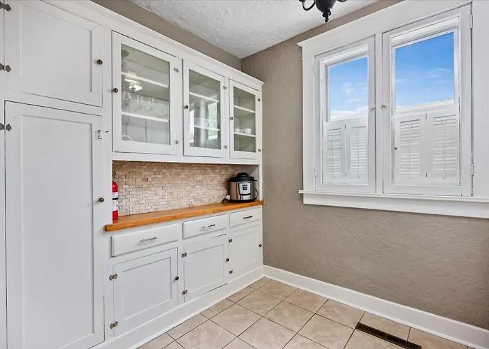 Heritage Home On Miller