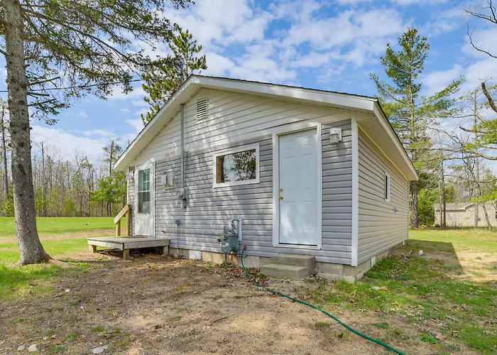 Walk To West Twin Lake: Remote Retreat W/ Yard