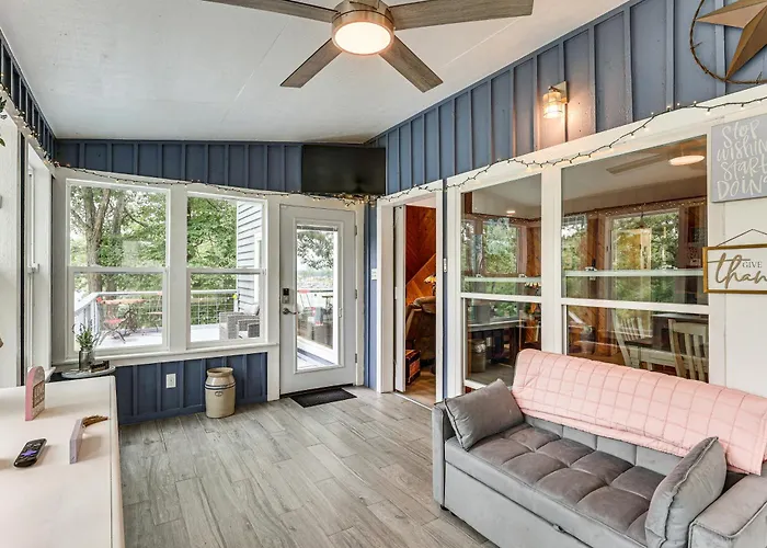 Private Dock + Decks: Lake O' The Pines Escape