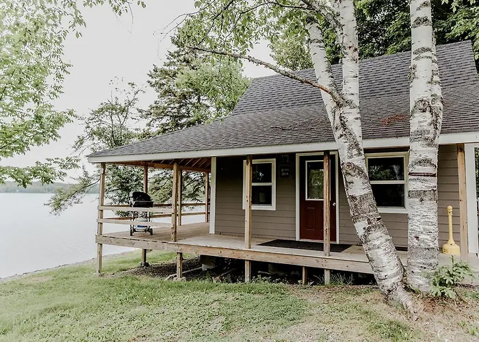 Impressive Cabin With Nice Sights In Portage Lake, Maine
