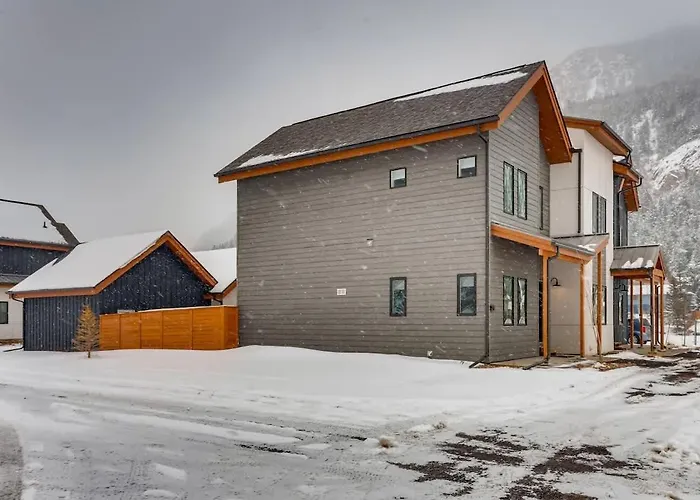 Trekker Townhome - Mountain Charm - New Floors