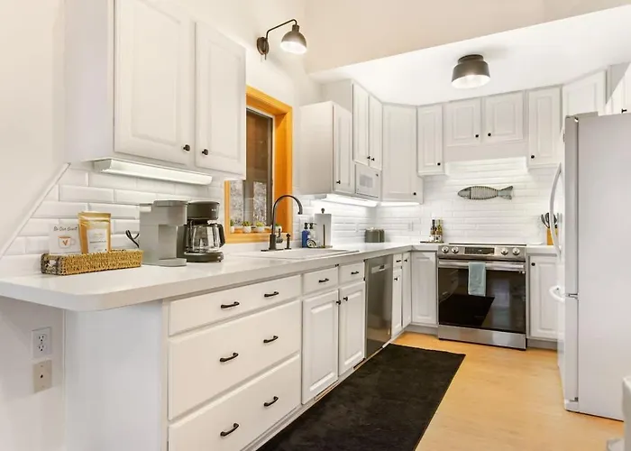 Viewhouse -Private Beach Access - Walkable - Ev