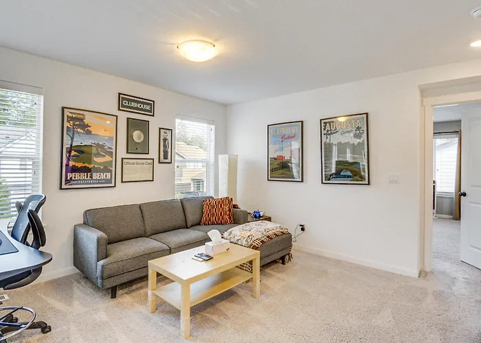 Fenced Yard & Grill! Family Haven In Port Orchard