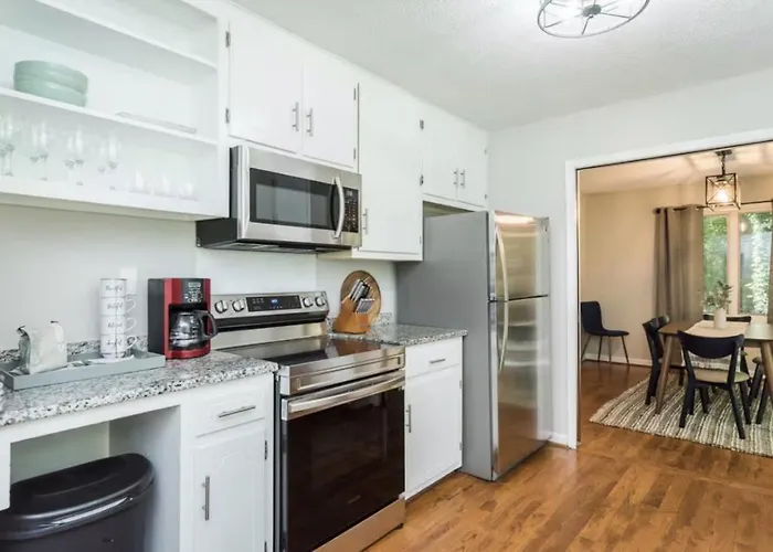 Unc Game Day Retreat, Hot Tub, Near Stadium And Franklin St