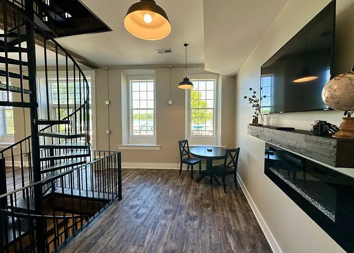 Harbor Hideaway Suite - River Rock Inn