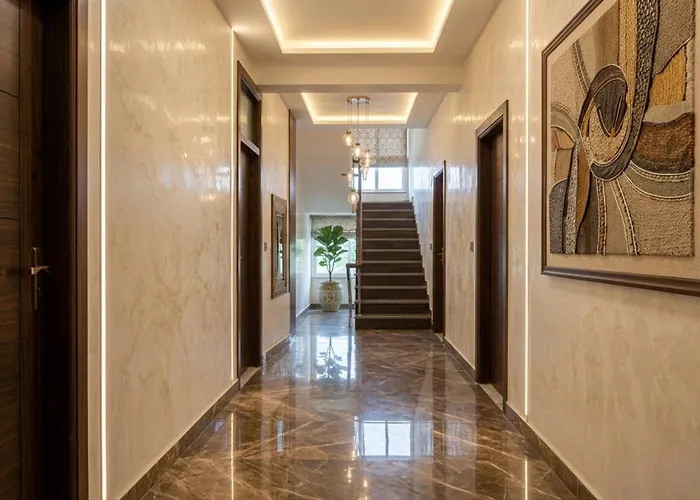 Hotel Adi Regency Sec 66 Mamura Noida