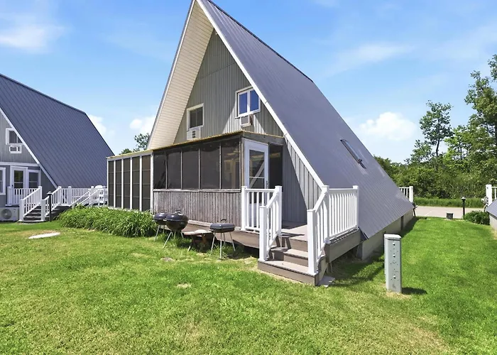 Chalet #56 Screened Porch Pool & Resort Amenities
