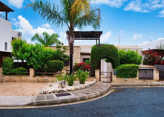 Villa Elysia Argaka - Seaview Bungalow Villa With Private Pool, Garden, Panoramic Roof Terrace And 3-Min Walk To Sea
