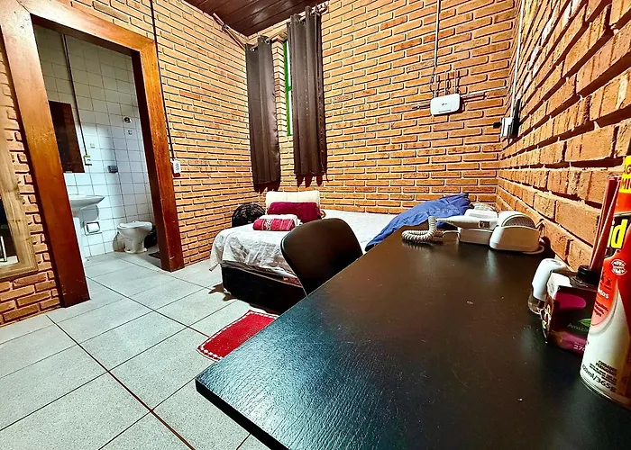 Quarto com Banheiro Privado no Centro de Botucatu