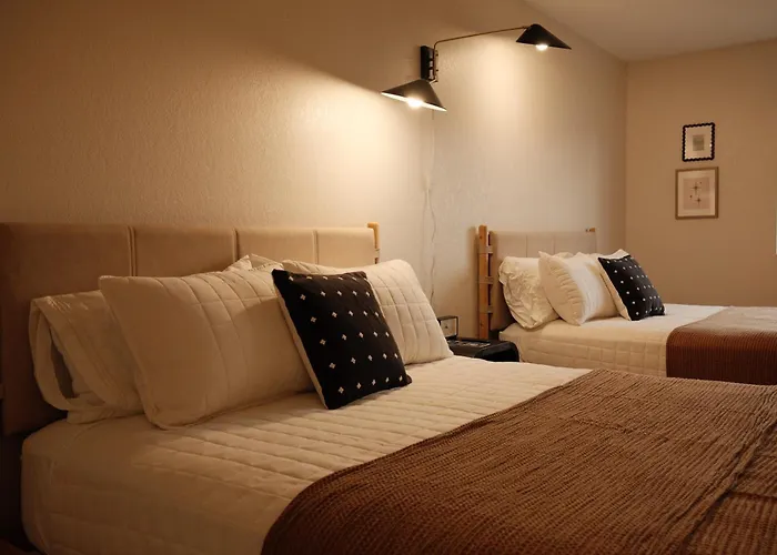 The Motel & Motor Lodge