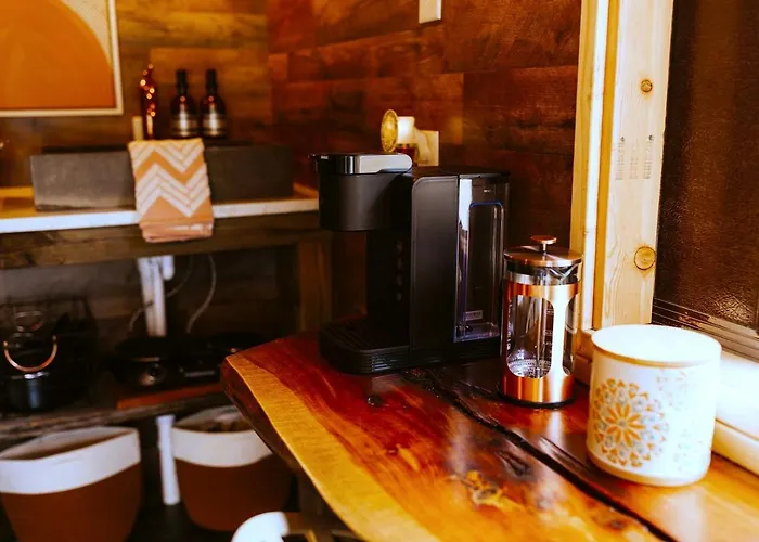 Romantic Glamping Tiny House With Outdoor Sauna In Newport, Tennessee