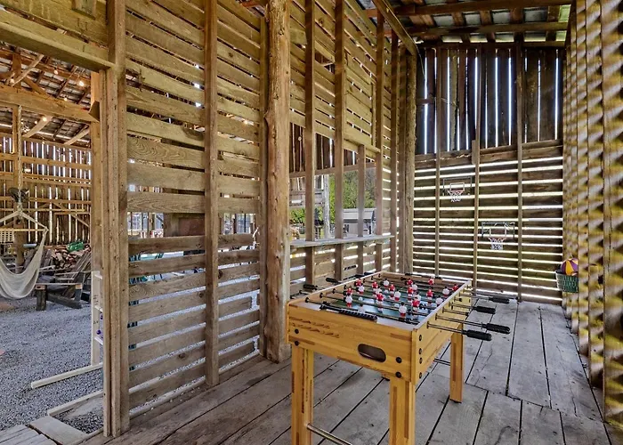 Romantic Tiny House Retreat With Farm Views & Firepit In Newport, Tennessee