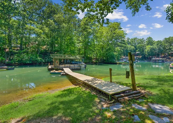 Sues Lake House
