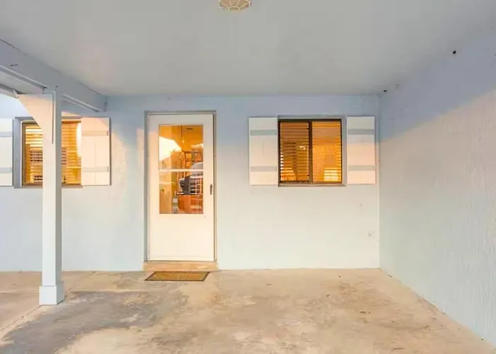6811 Highway A1A 2