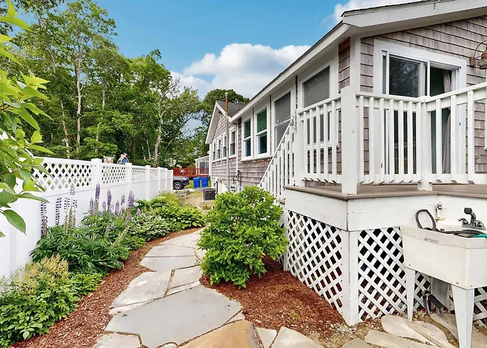 Peaceful Marshview Escape With Large Sunroom Ac Outdoor Firepit & Dog Friendly