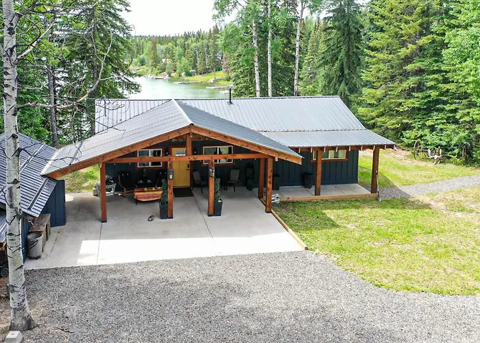 Silver Fox Lakehouse - Private Hot Tub & Fire Pit