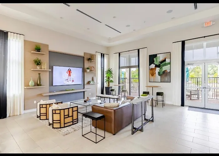 Modern Private Room With Pool & Gym