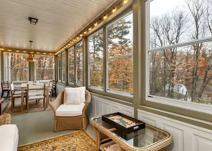 Charming Family Cottage Near Lake Winnipesaukee In Meredith, New Hampshire