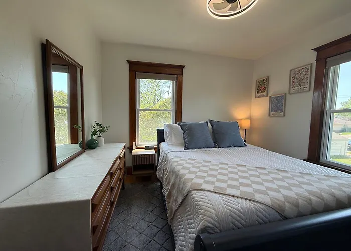 Echo And Edge 4 Bedroom 2 Ba, 2100 Sq Ft, Ev Charger