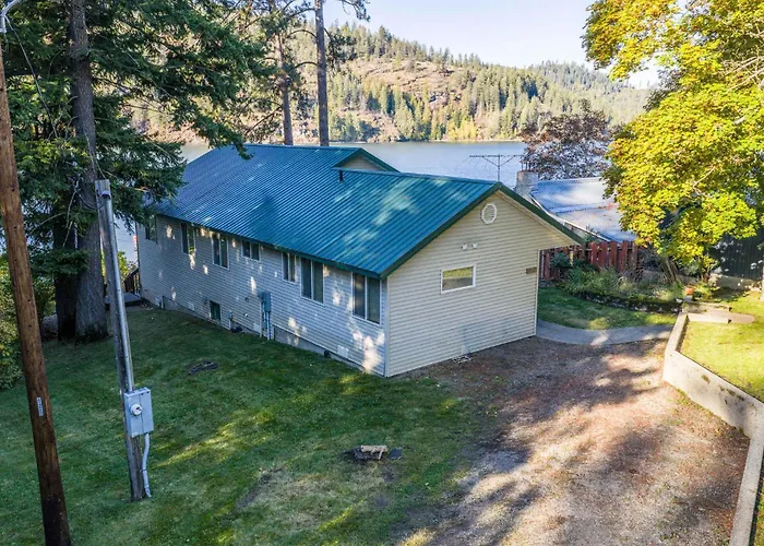Lakefront Cabin With Private Beach And Dock