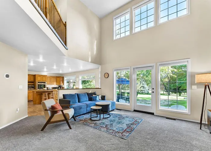 The Promenade Luxury Home And Yard