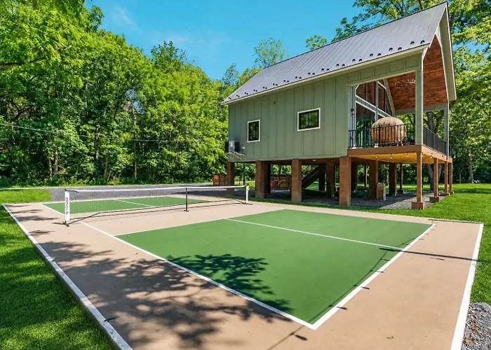 River Run - Riverfront, Pickleball, Hot Tub, Sauna
