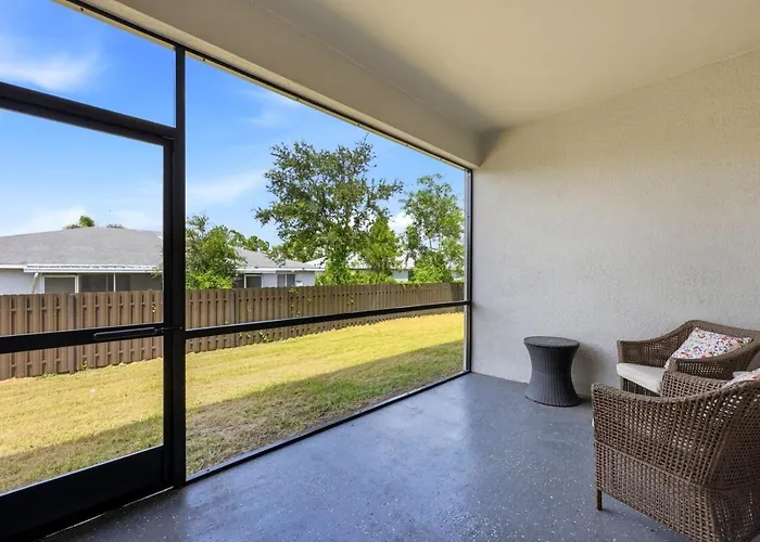 Cozy & Elegant 3Br Home