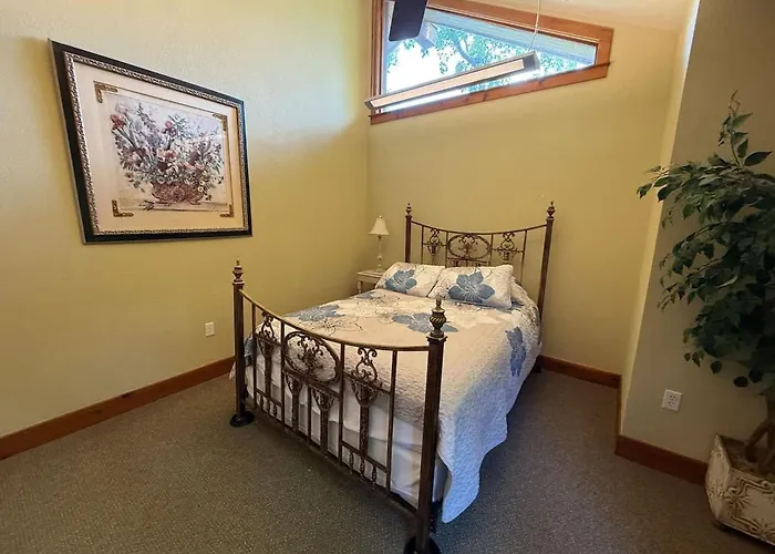 Awesome Lakehouse Unit At The Holiday Island Lodge