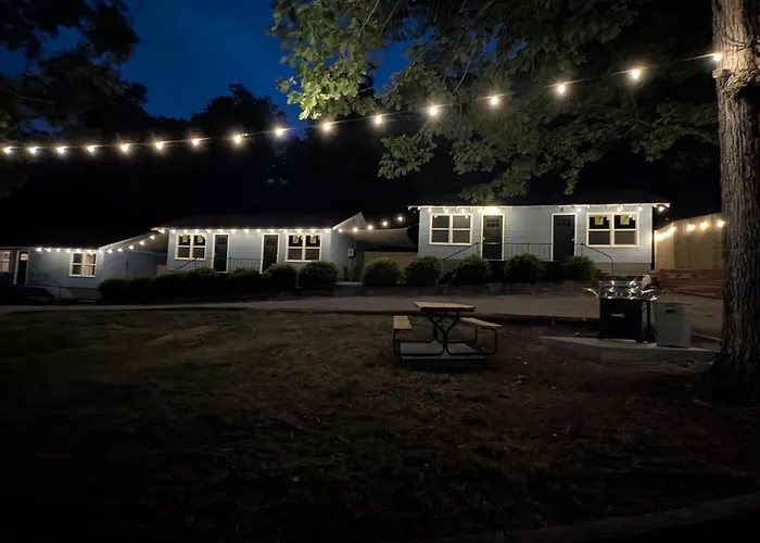 Lazy Bull Cottages