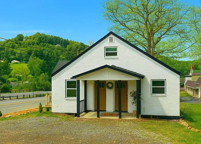 Blue Ridge Main St. Mountain View Cottage